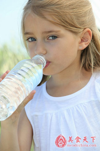 儿童喝水的关键问题