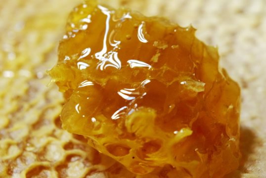 蜂蜜和黄瓜排毒养颜法
