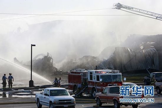 美国达拉斯南郊化工厂大火基本被扑灭