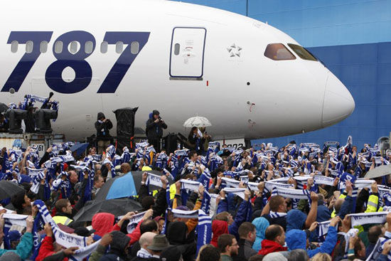 全球最环保最低耗油波音787梦想飞机今首航