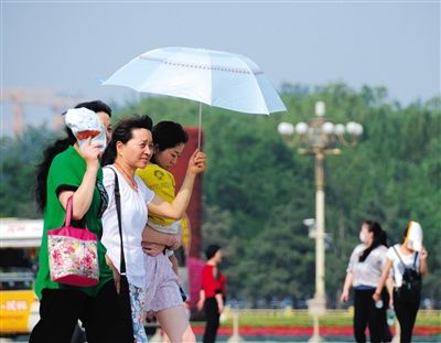5月25日，北京开启烧烤模式，气温达35℃，全市臭氧浓度都在250微克/立方米。图/CFP